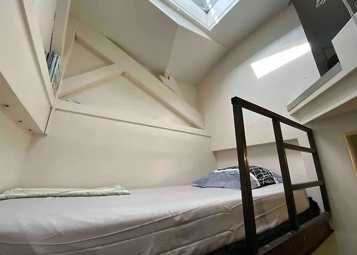 Studio 9m2 Tour Eiffel Invalide Champ De Mars 75015 Appartement Paris