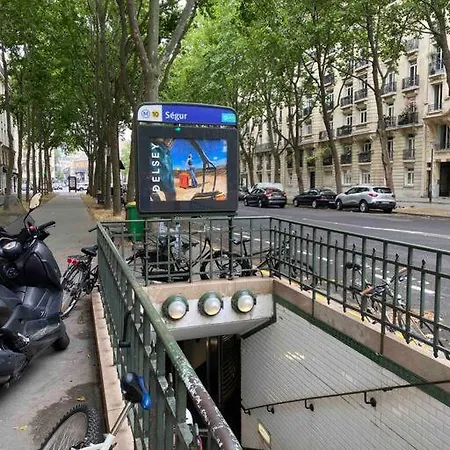 Studio 9m2 Tour Eiffel Invalide Champ De Mars 75015 Paris